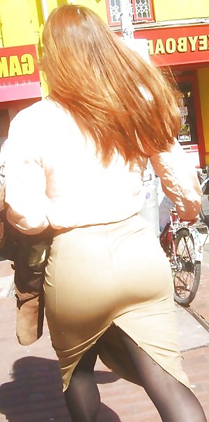 Candid Big Butt - Tight Skirt - Ass Voyeur